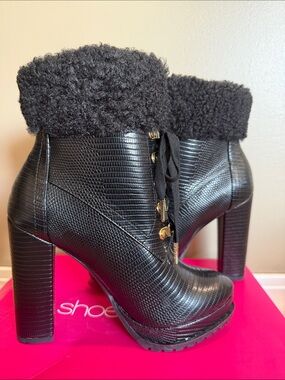 Shoe Dazzle Black Faux-Shearling Lace-Up Platform Ankle Boots